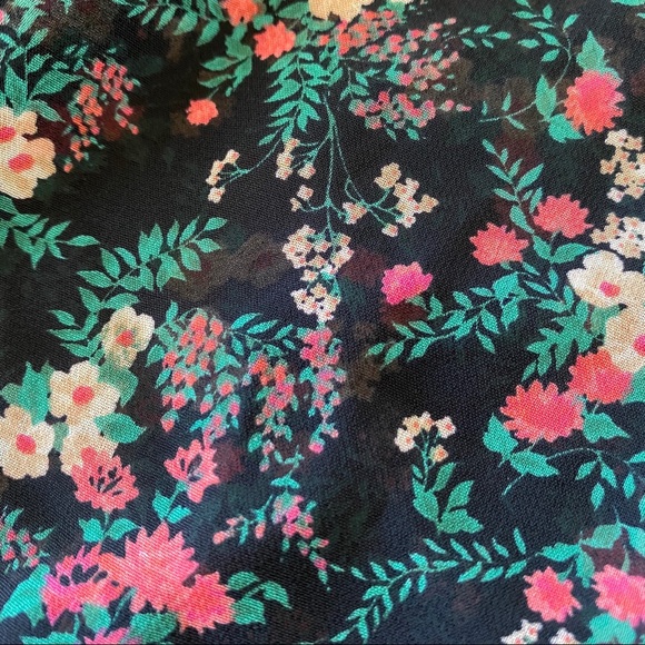 NWT Vera Wang Button-Up Sheer Blouse - Picture 11 of 14